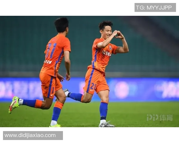 上海足球队以82分稳居冠军赛积分榜首位，争冠形势一片大好